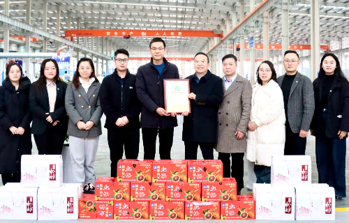 宜賓市三江新區(qū)投資服務(wù)局副局長(zhǎng)王大春率隊(duì)慰問(wèn)遠(yuǎn)東電纜（宜賓）